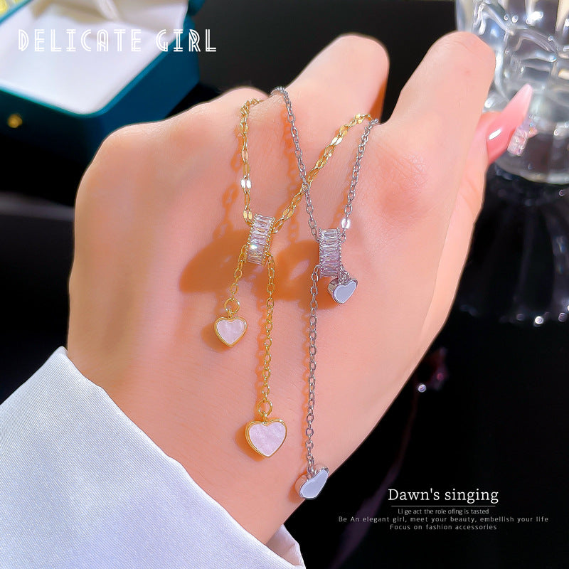 Exotic Style Stainless Steel Lip Chain Necklace with Titanium Steel Heart Shell Pendant and Rhinestone Inlay