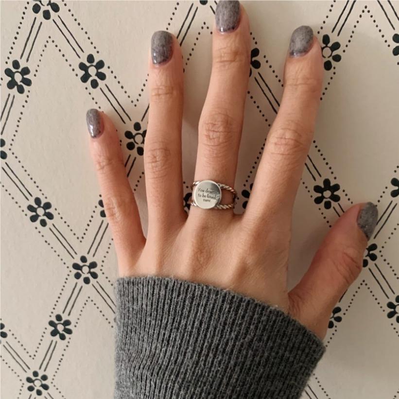 Anillo de plata de ley 925 minimalista vintage en forma de corazón con detalle de rayas geométricas para mujer