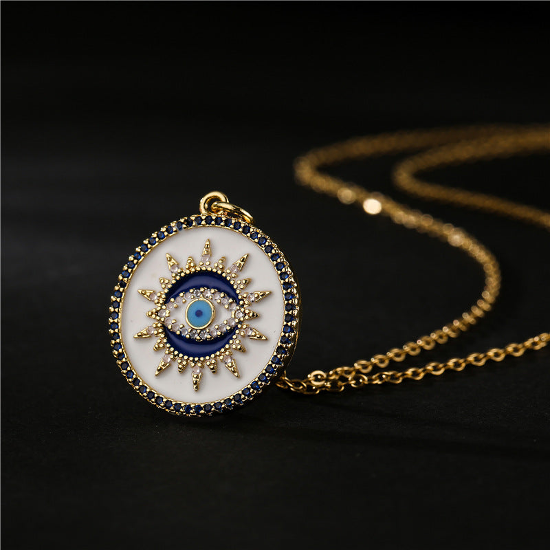 Collana con ciondolo a Occhio di Allah geometrico minimalista da donna in rame con smalto e incastonatura a micro-pavé su catena a O