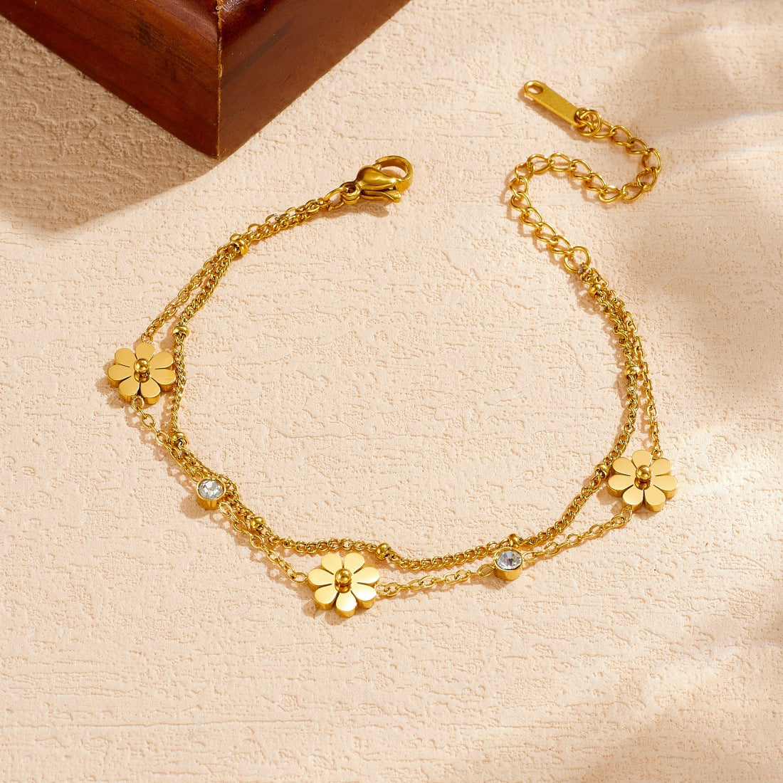 Gold Plated Stainless Steel Round Daisy Flower Rhinestone Bracelet for Women