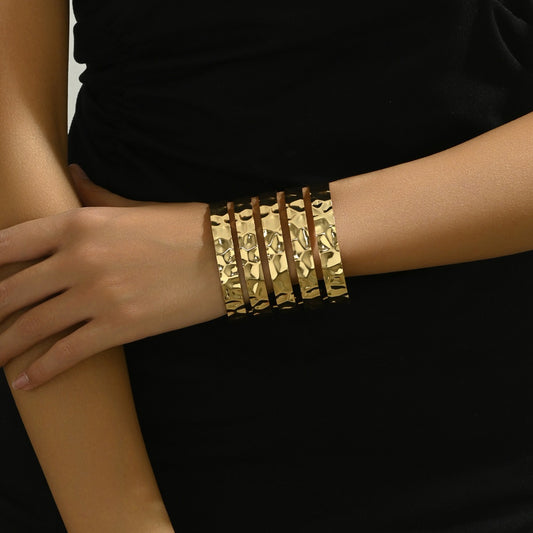 Bracciale da donna regolabile a C geometrico minimalista in ferro dal design contemporaneo alla moda