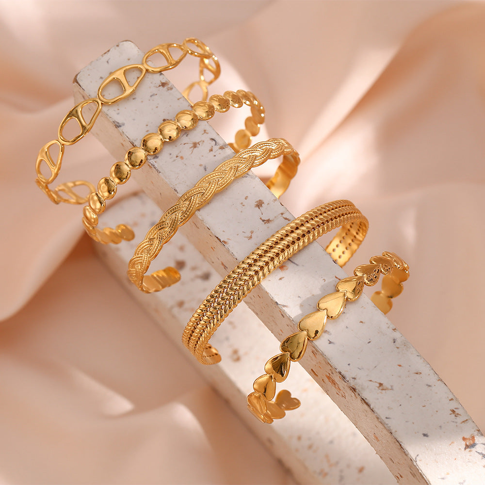 Bracciale Minimalista in Acciaio Inossidabile con Polsino a Treccia Intrecciata Regolabile e Superficie Testurizzata