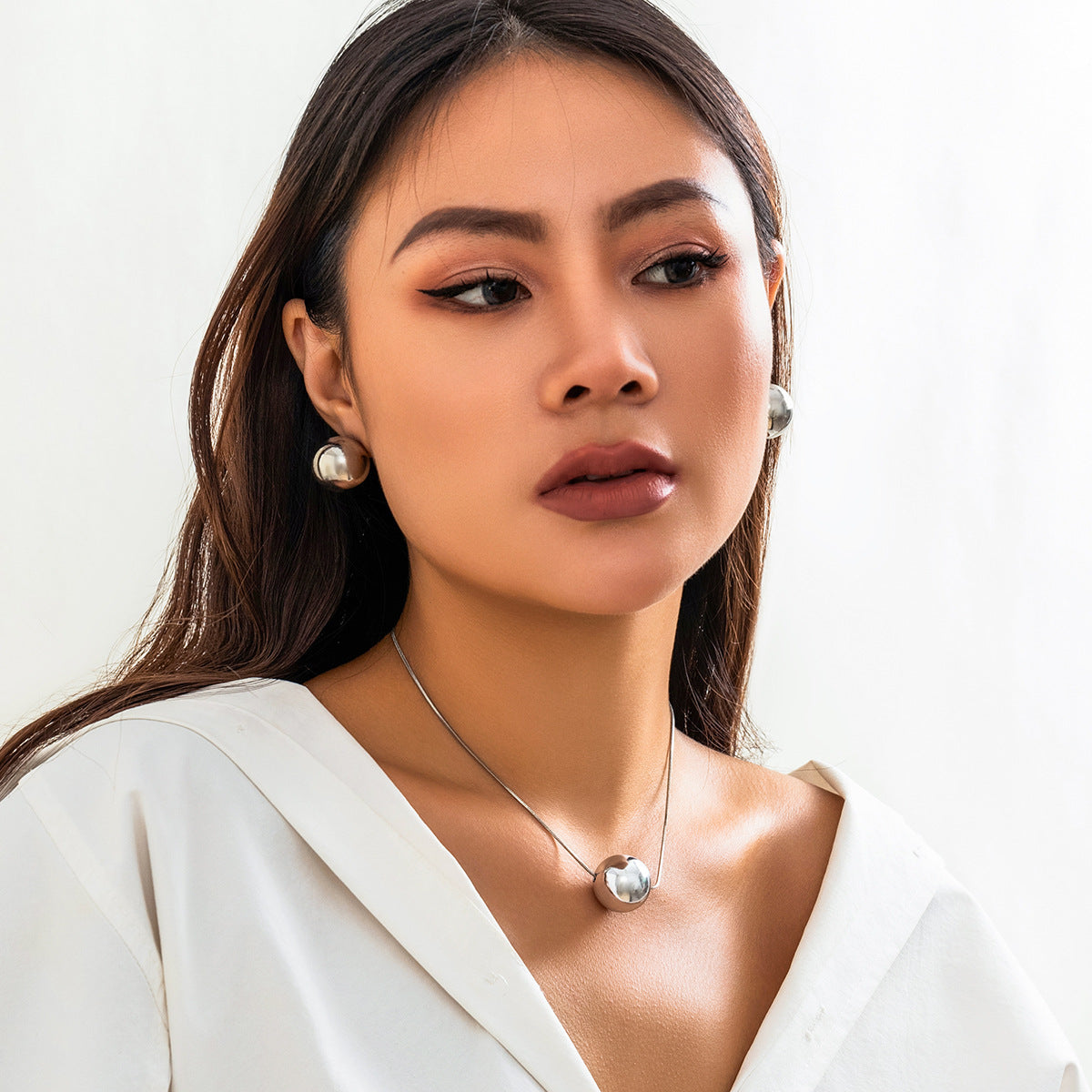 Minimalist Punk Geometric Round Brass Snake Chain Necklace with Alloy Pendant for Women