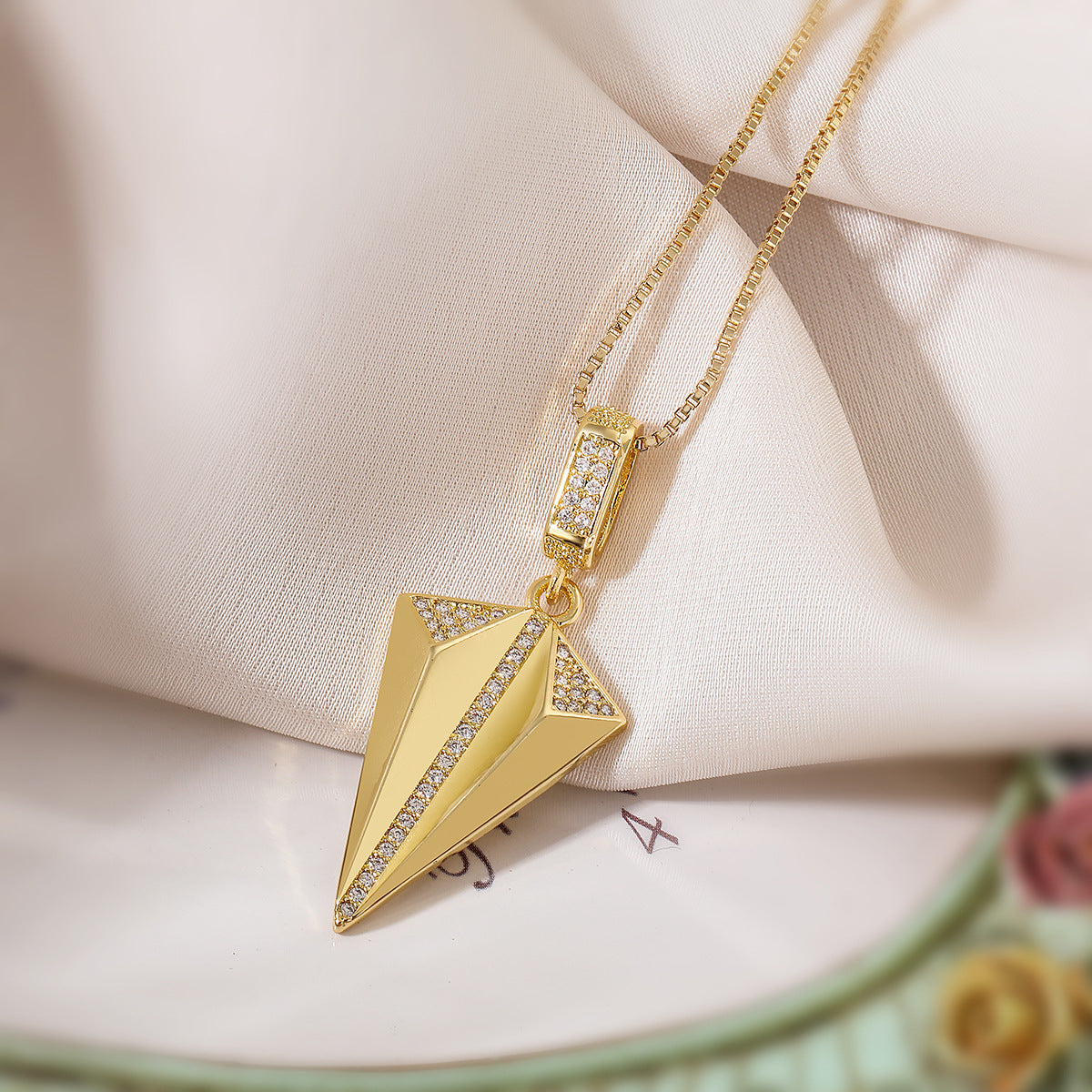 Minimalist 18K Gold Plated Brass Geometric Star Cubic Zirconia Pendant Necklace for Women
