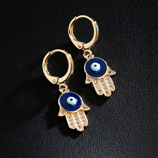 Pendientes Minimalistas Mano de Fátima para Mujer en Cobre con Baño de Oro de 18K e Incrustaciones de Circones