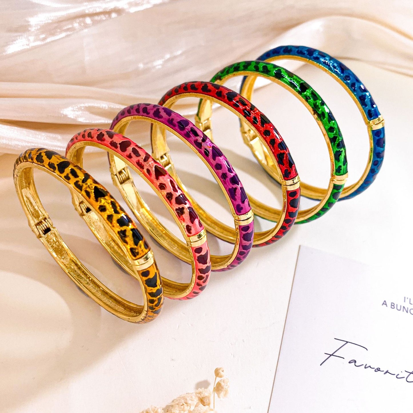 Minimalist Luxury Leopard Print Geometric Alloy Inlaid Rhinestone Open Cuff Bracelet