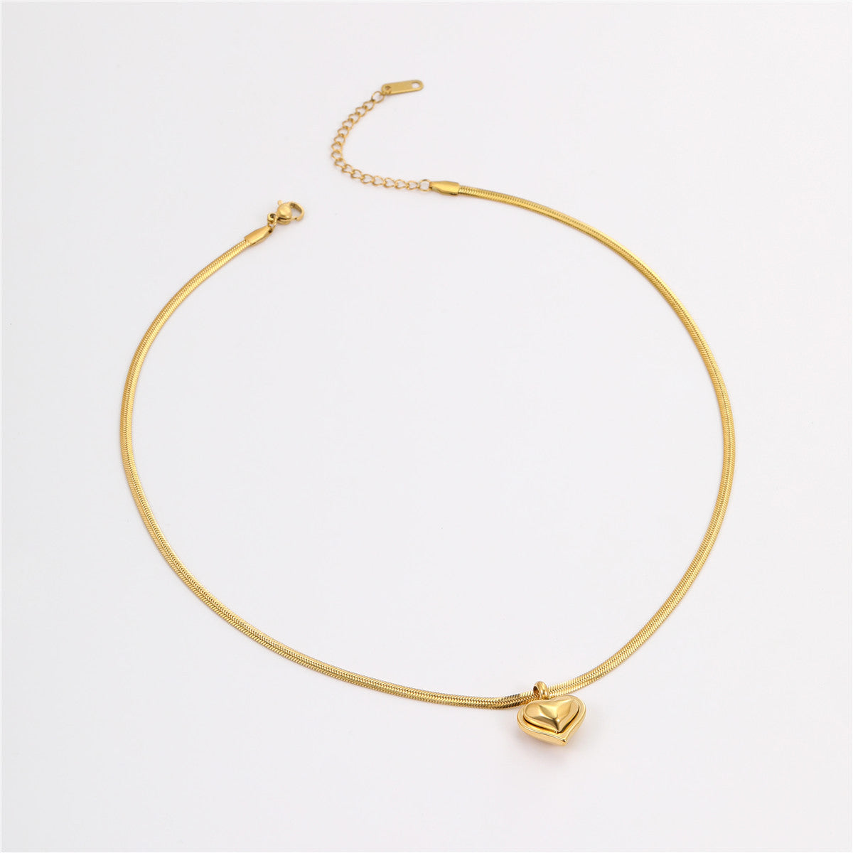 Collana da donna alla moda con ciondolo a cuore in acciaio inossidabile placcato