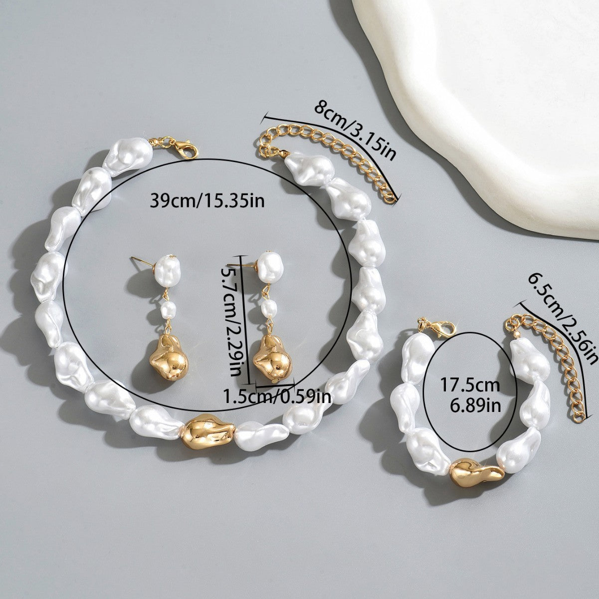 Vintage Baroque Pearl-Style Necklace Set with Geometric Pattern for Women Includes Choker Necklace Bracelet and Earrings