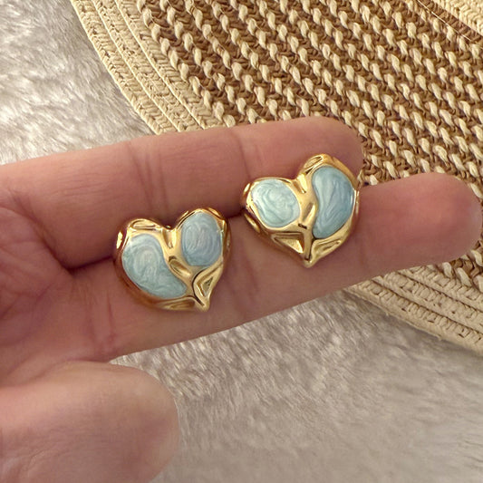Orecchini da donna in acciaio inossidabile a forma di cuore smaltato, in stile fresco e dolce