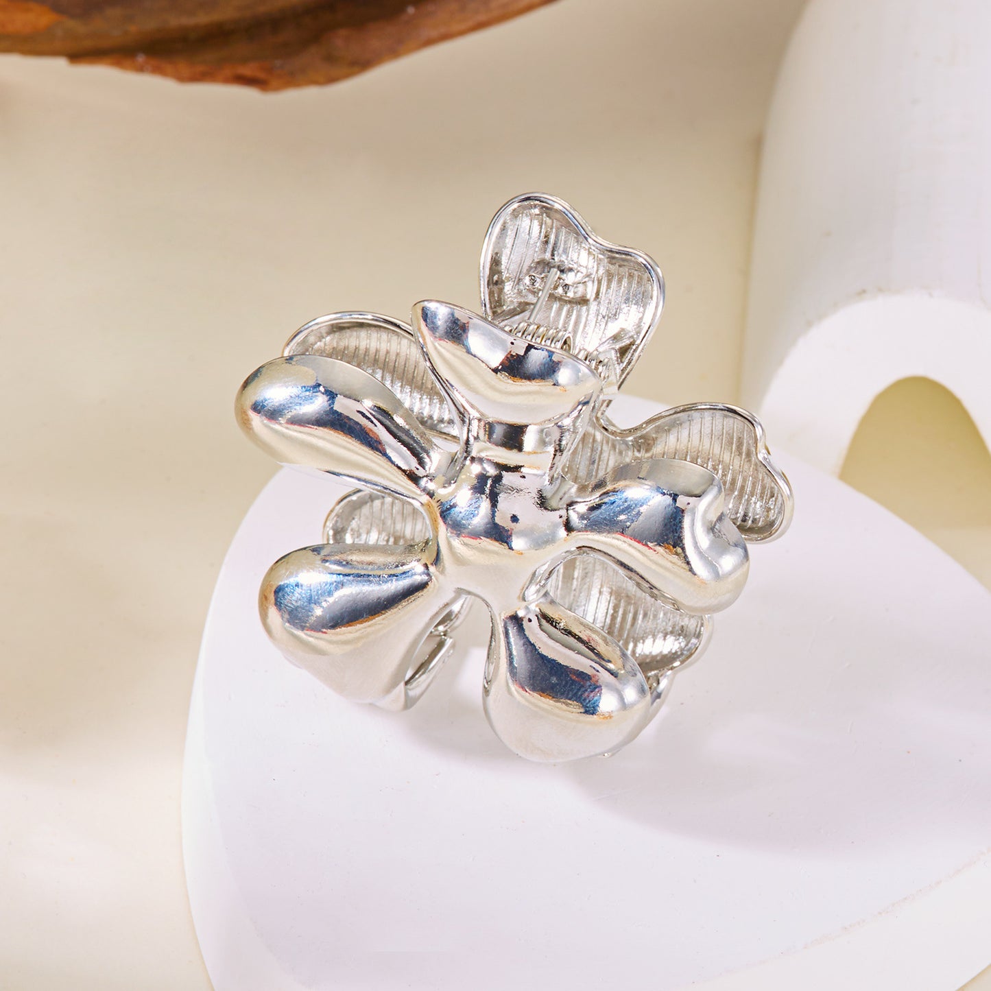 Minimalist Casual Metal Plated Flower Design Hair Claw Clip for Women