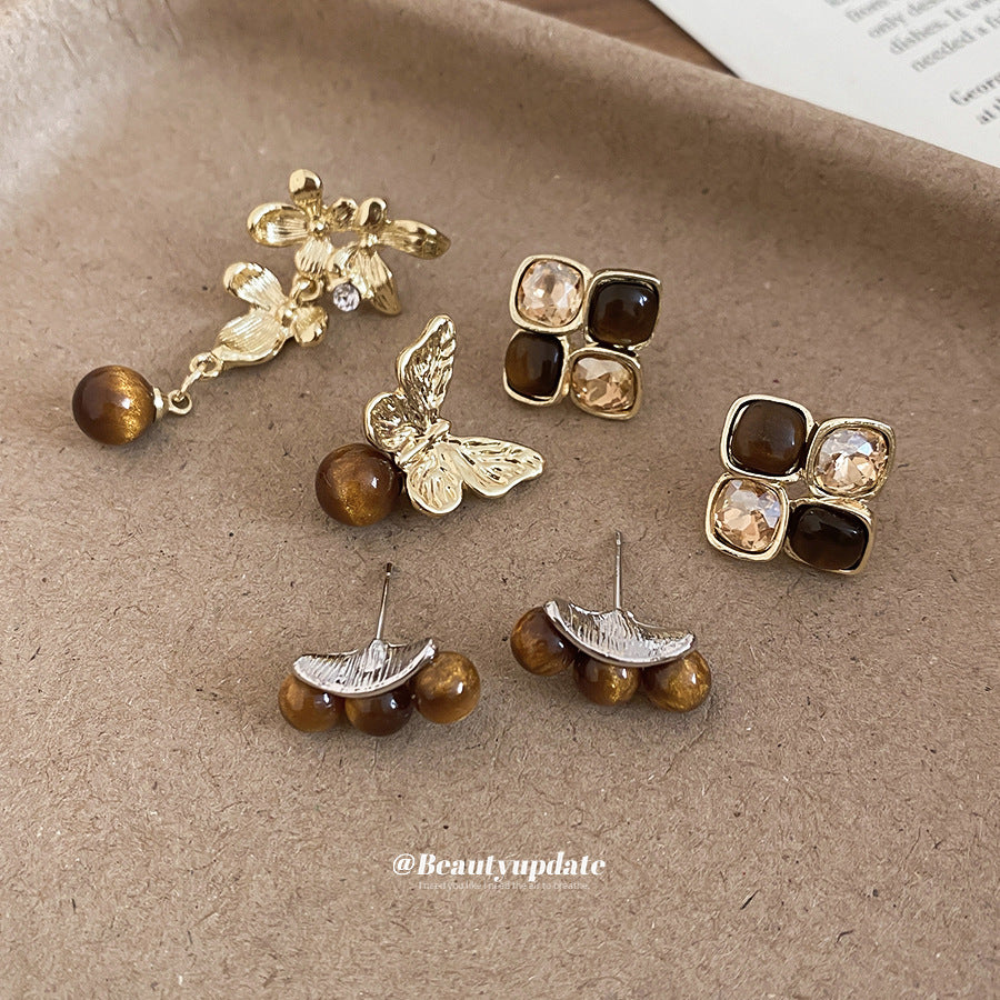 Pendientes de Resina Retro Florales con Postes de Acero Chapados en Oro para Mujer, Tono Marrón Tierra, Joyería Elegante y Versátil de Lujo para la Oreja