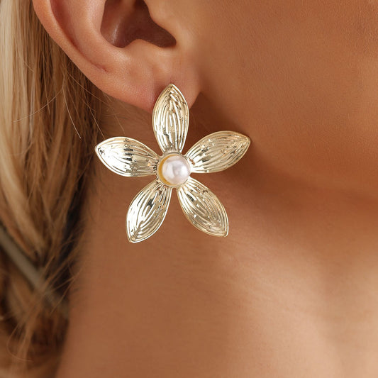 Pendientes de Metal con Diseño Floral Vintage para Mujer con Detalles tipo Perla y Acabado Galvanizado
