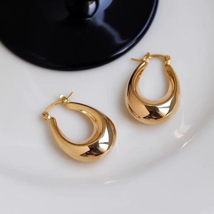 Orecchini a perno geometrici minimalisti in metallo con finitura placcata da donna, gioielli per l'orecchio lussuosi, alla moda e versatili per tutti i giorni