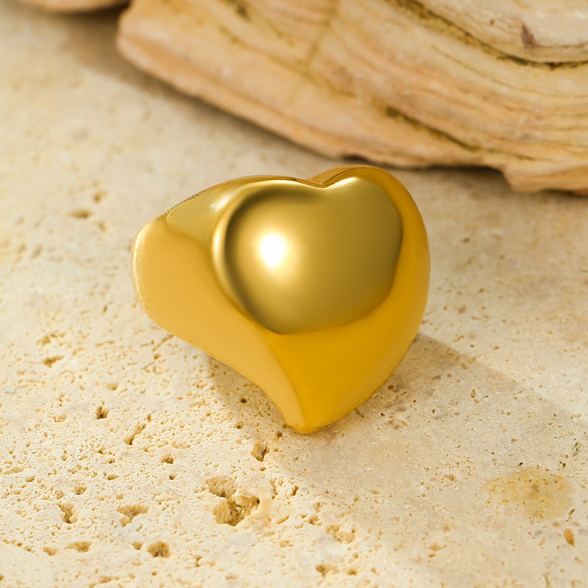 Anello alla moda in acciaio inossidabile a forma di cuore con placcatura in oro 18 carati da donna