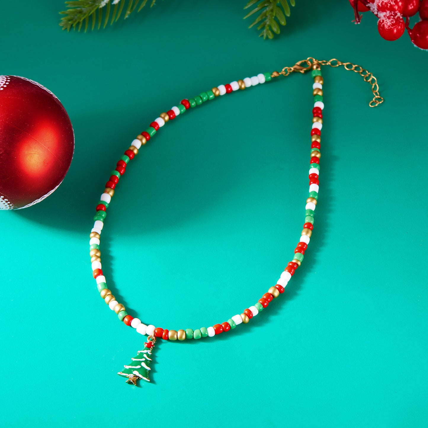 Collana alla moda con ciondoli a forma di albero di Natale e Babbo Natale, finitura smaltata, catena di perline, da donna