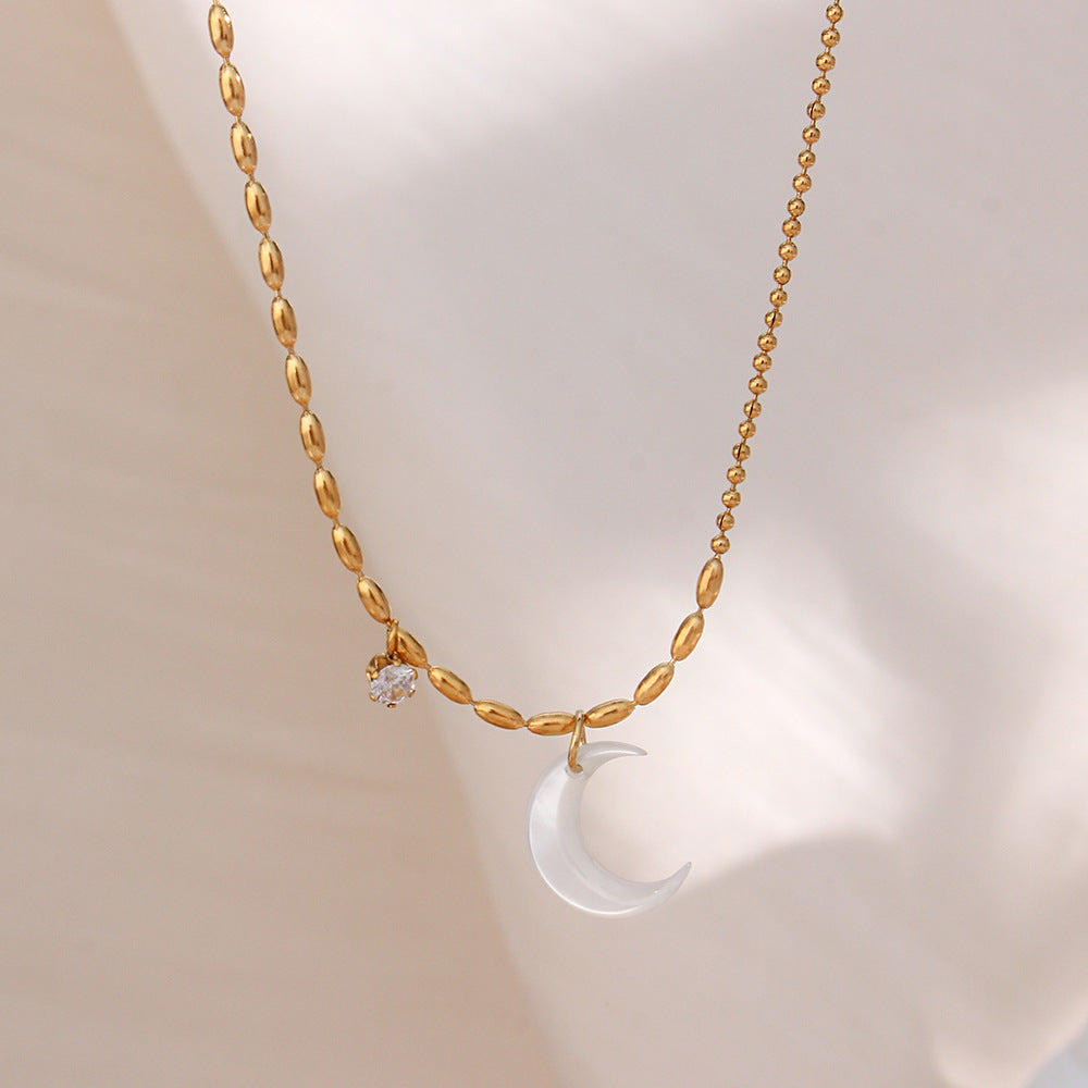 Collana con ciondolo asimmetrico a forma di luna in acciaio inossidabile alla moda con design geometrico e finitura placcata per donna