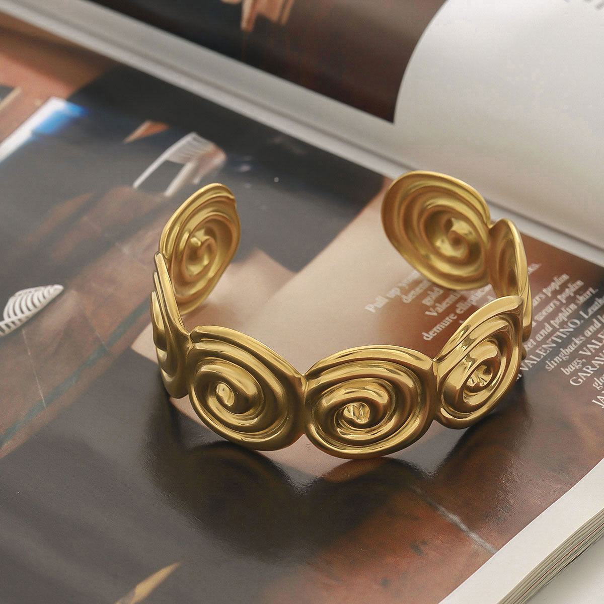 Elegante Bracciale a Conchiglia da Donna in Acciaio al Titanio con Finitura Placcata, Gioielli di Lusso in Acciaio Inossidabile
