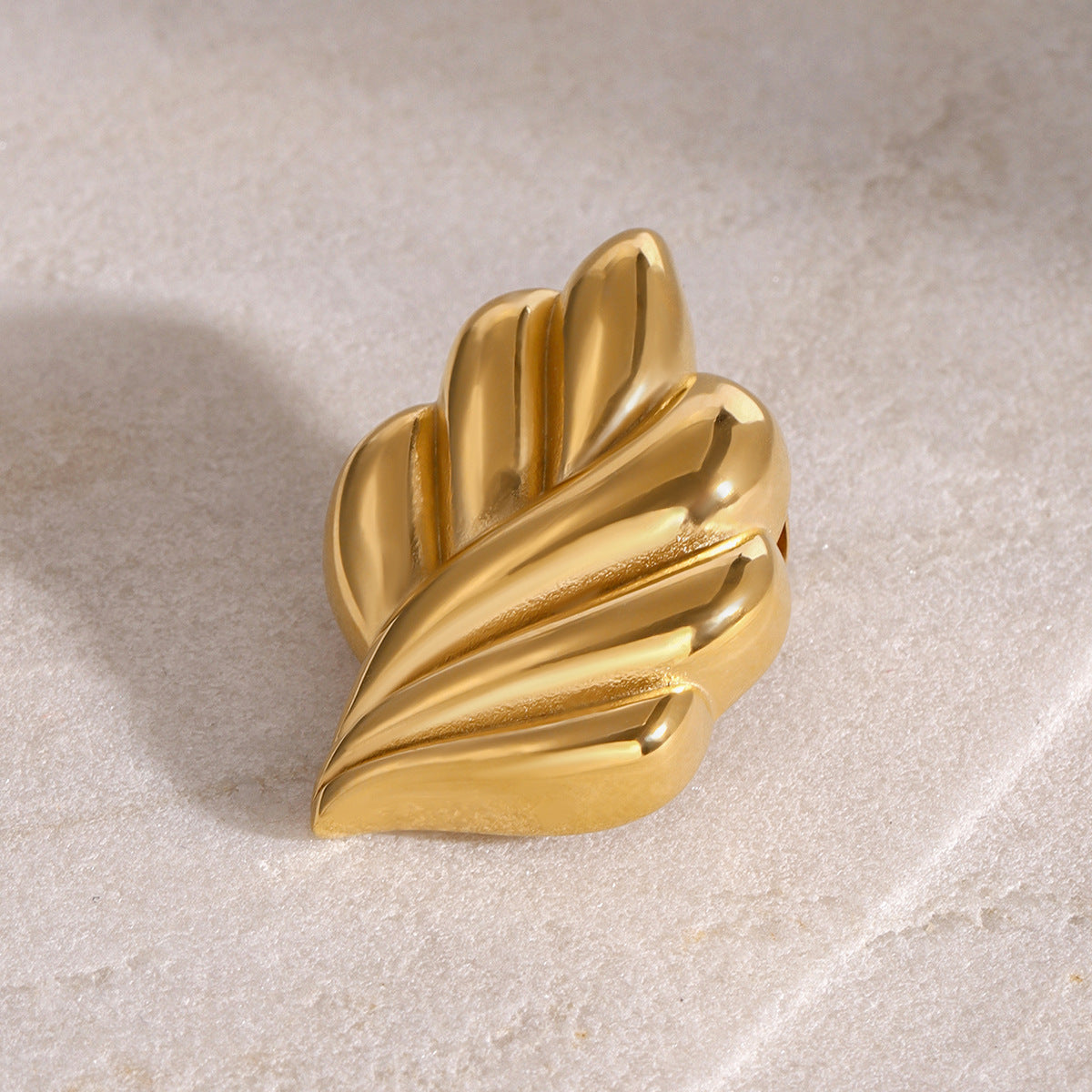 Elegant Leaf-Shaped Stainless Steel Brooch with Plating Finish for Women Fashionable Office Wear Accessory