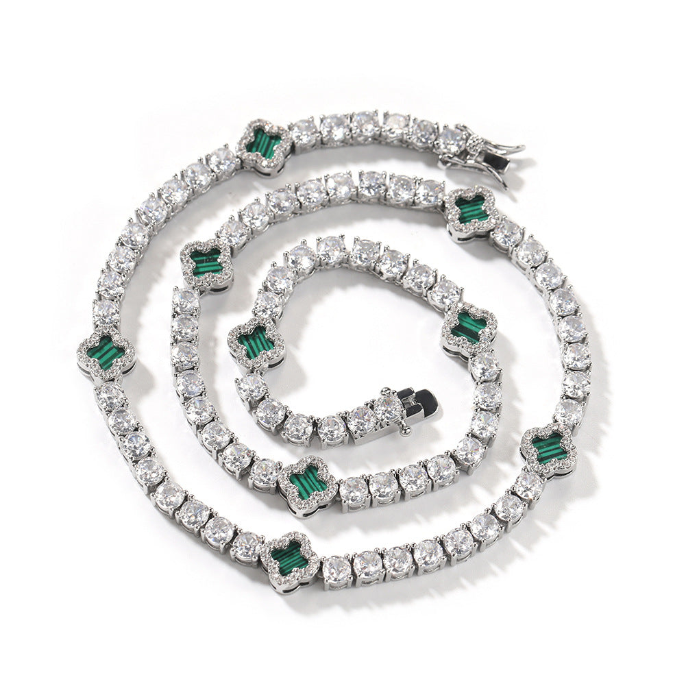 Collar de cadena de tenis de latón con incrustaciones de diamantes de imitación y trébol de cuatro hojas para mujer