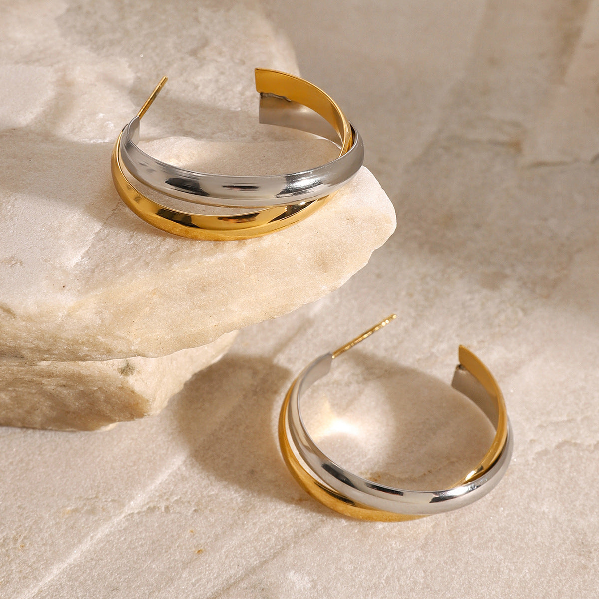 Pendientes minimalistas de acero inoxidable con forma de C chapados en oro y plata para mujer