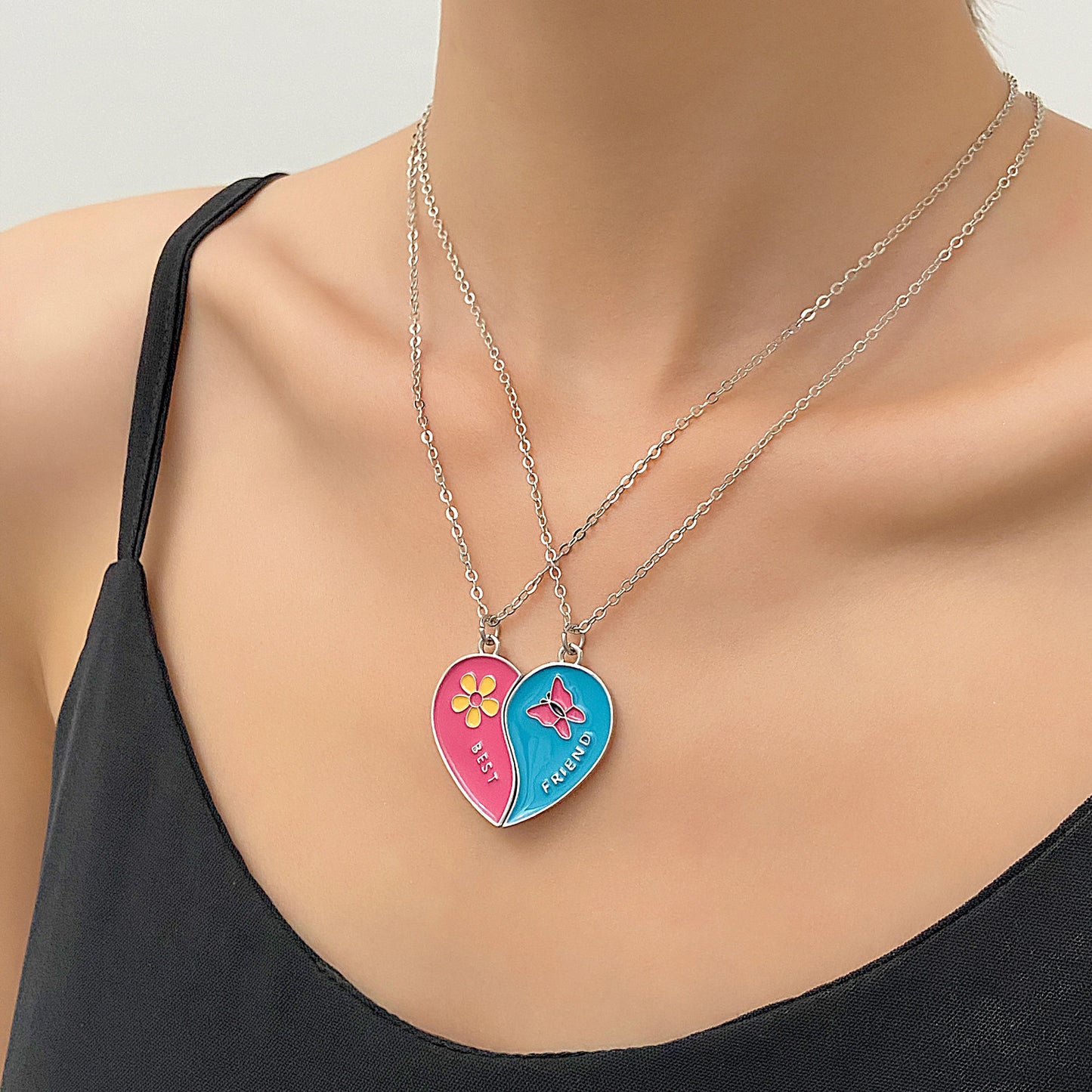 Collana da donna placcata in lega di zinco con cuore geometrico arcobaleno