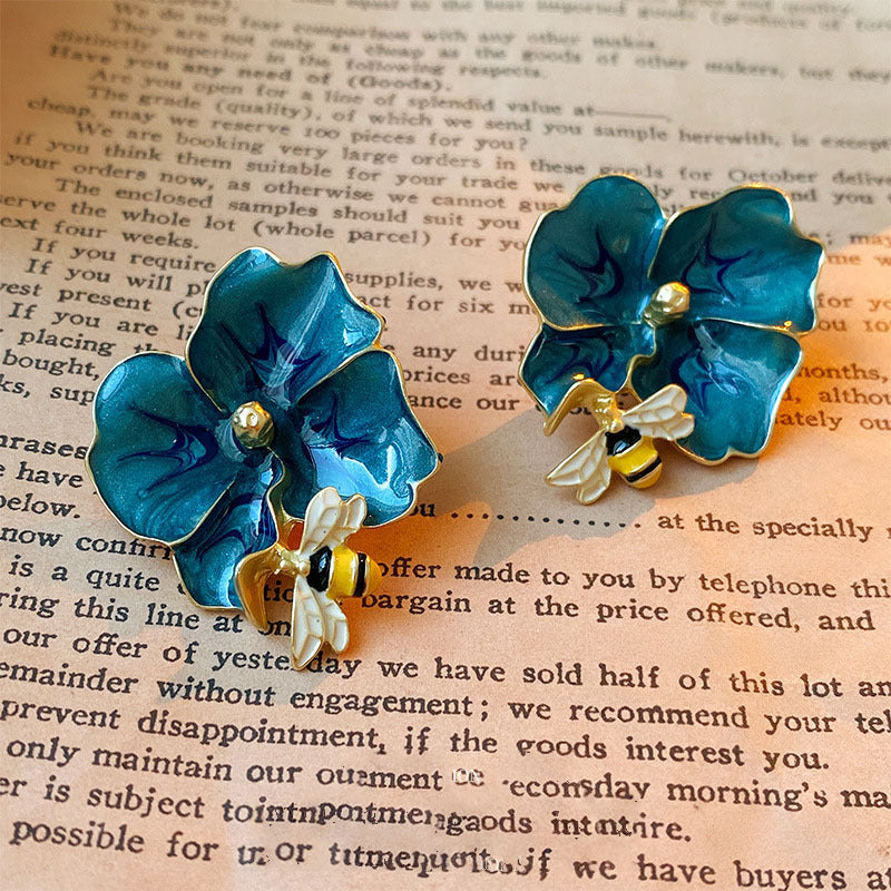 Pendientes Geométricos Vintage con Acentos de Perlas y Base de Cobre Chapado en Oro para Mujer
