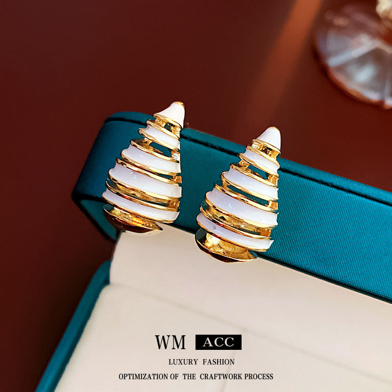 Pendientes de cobre chapados en oro con forma geométrica y de concha de estilo vintage, con postes de acero para mujer