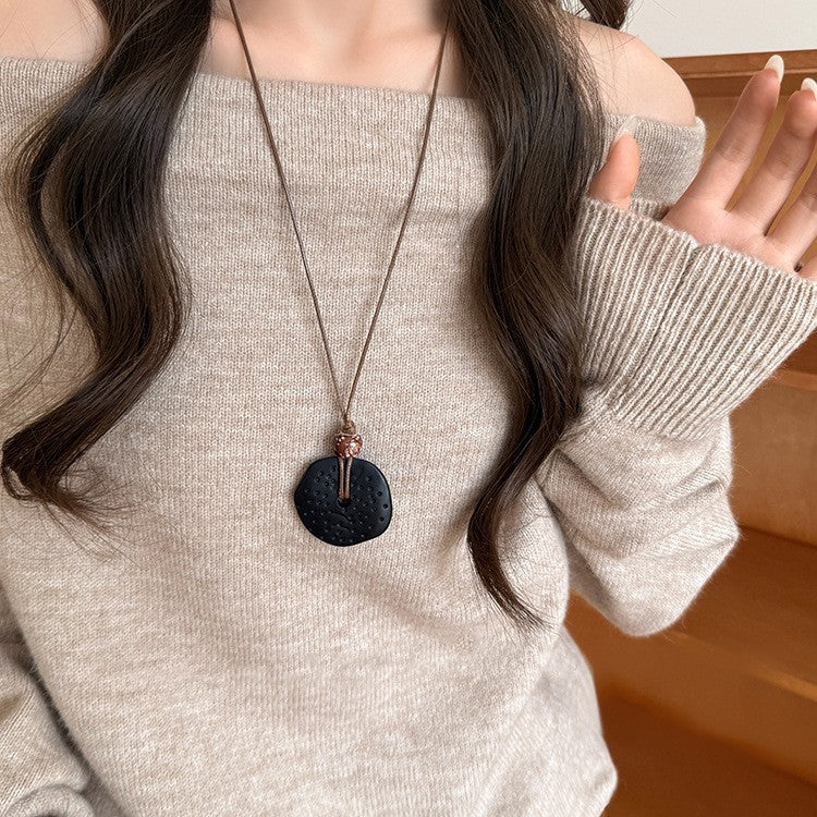 Collana con ciondolo geometrico in acrilico stile retrò da donna con charm in lega, fatta a mano, catena a strati alla moda minimalista