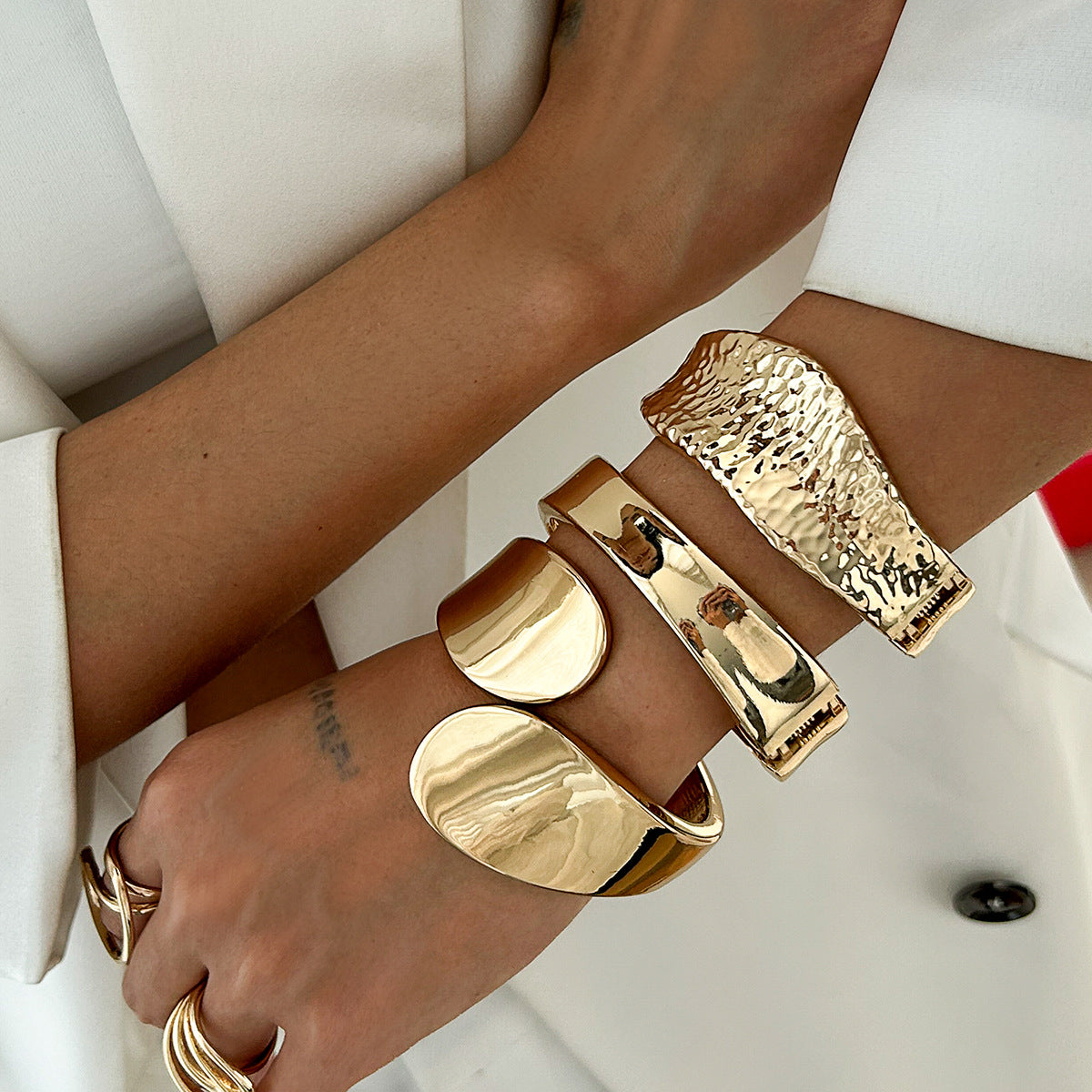 Luxury Minimalist Geometric Oval Plated Zinc Alloy Wide Cuff Bracelet