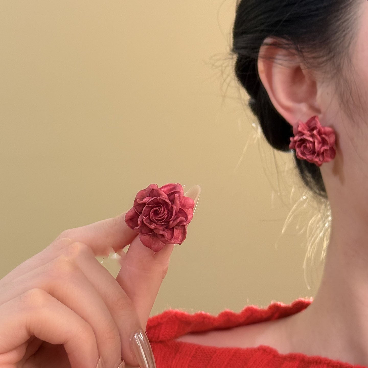 Elegant Floral Resin Rose Stud Earrings for Women with Stainless Steel Posts, Minimalist Fashion-Forward Everyday Ear Jewelry