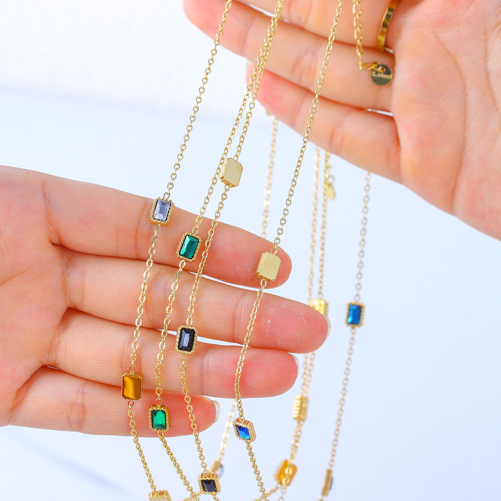 Collana minimalista geometrica da donna in acciaio al titanio con placcatura in oro e zirconi colorati