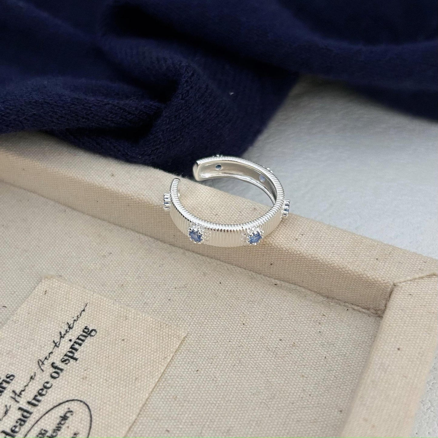 Minimalist Sweet 925 Sterling Silver Round Inlaid Cubic Zirconia Ring for Women
