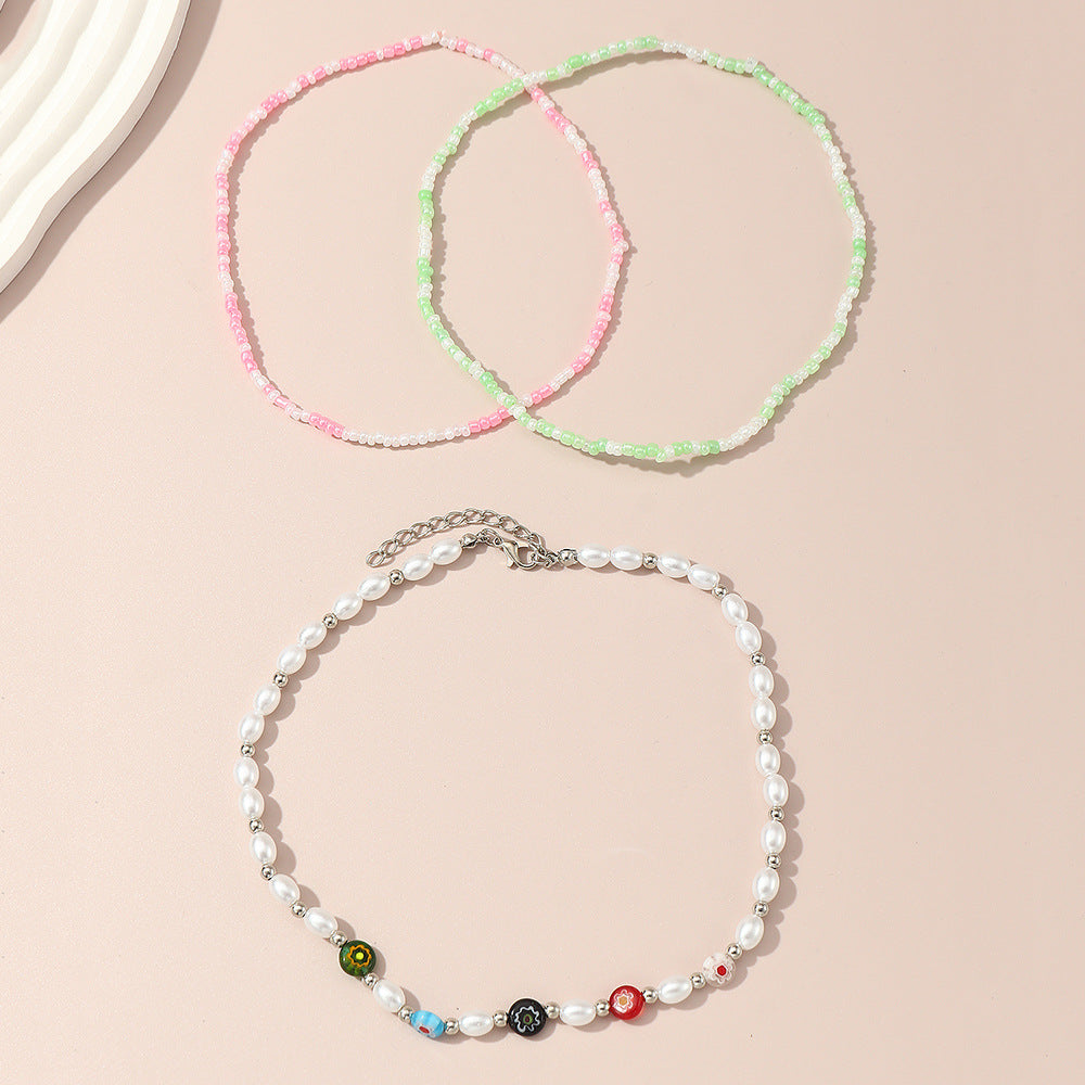Set di collane floreali minimaliste con perline per ragazze, girocollo con ciondolo in vetro e catena regolabile