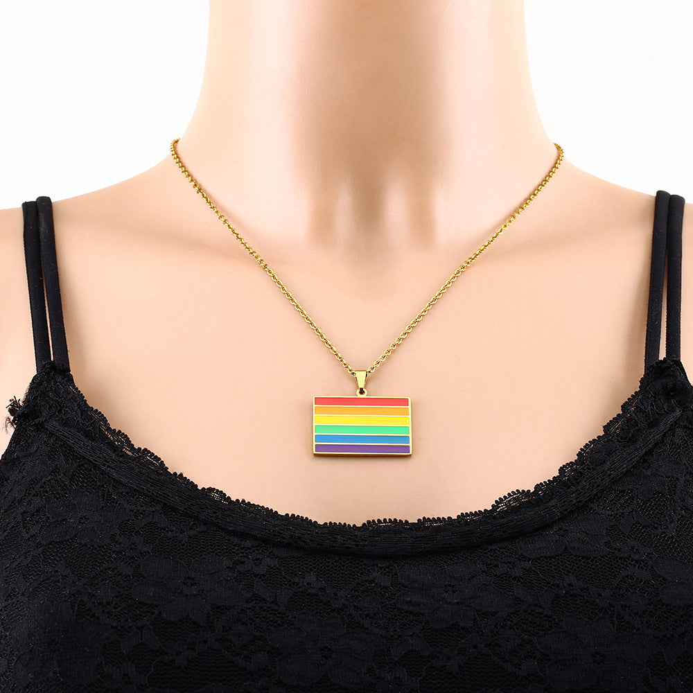 Collana con ciondolo geometrico arcobaleno minimalista in acciaio inossidabile 304 con finitura smaltata, unisex