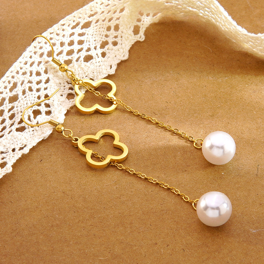 Set di collana e orecchini minimalisti in acciaio al titanio con fiore, perla geometrica e catenina