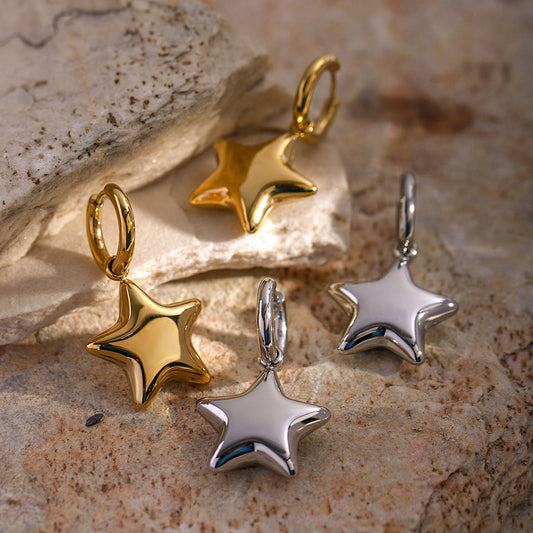 Pendientes Minimalistas de Estrella de Cinco Puntas en Acero Inoxidable con Baño de Oro para Mujer