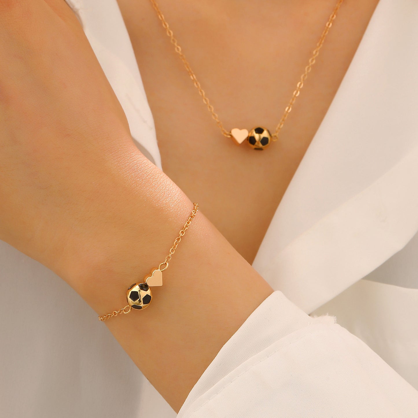 Collar deportivo geométrico de corazón de aleación de zinc chapado para mujer