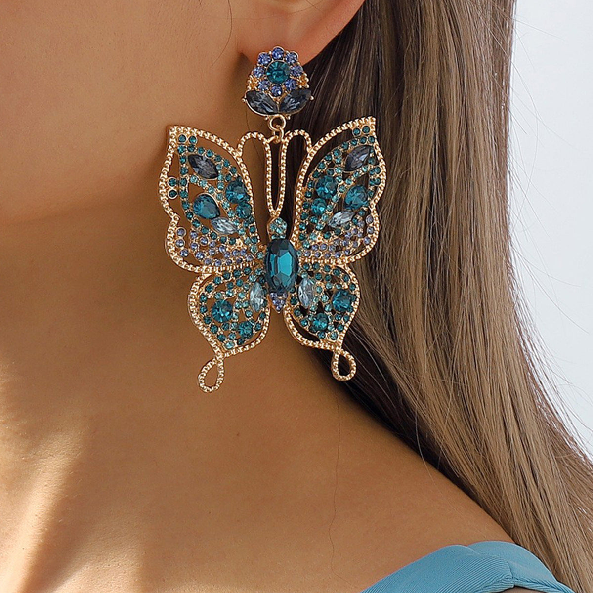 Pendientes góticos vintage de mariposa para mujer con diseño calado, base de aleación y incrustaciones de diamantes de imitación con acabado chapado