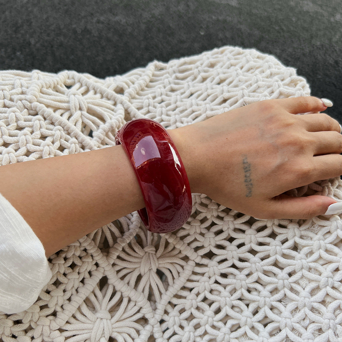 Elegant Gradient Acrylic Round Geometric Bangle Bracelet