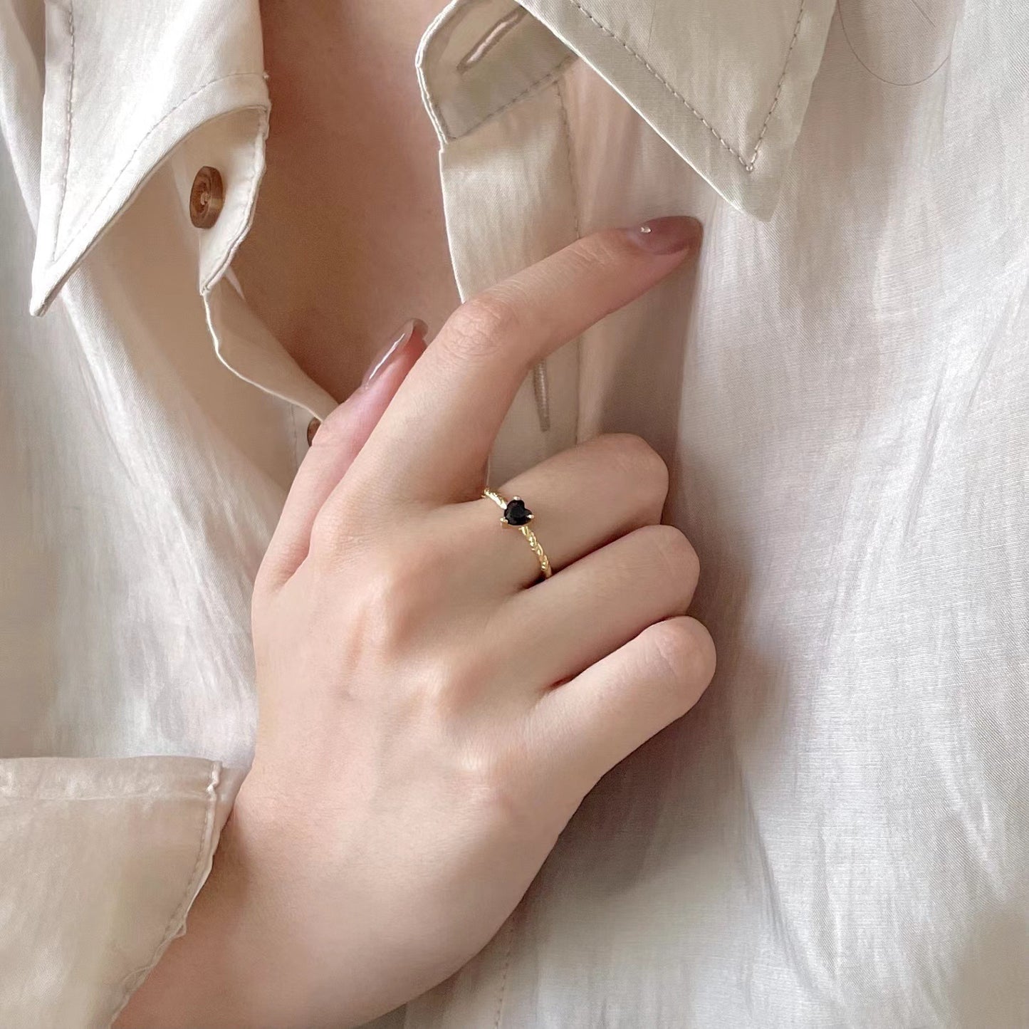 Anello da donna minimalista dolce in argento sterling 925 con zirconi cubici intarsiati