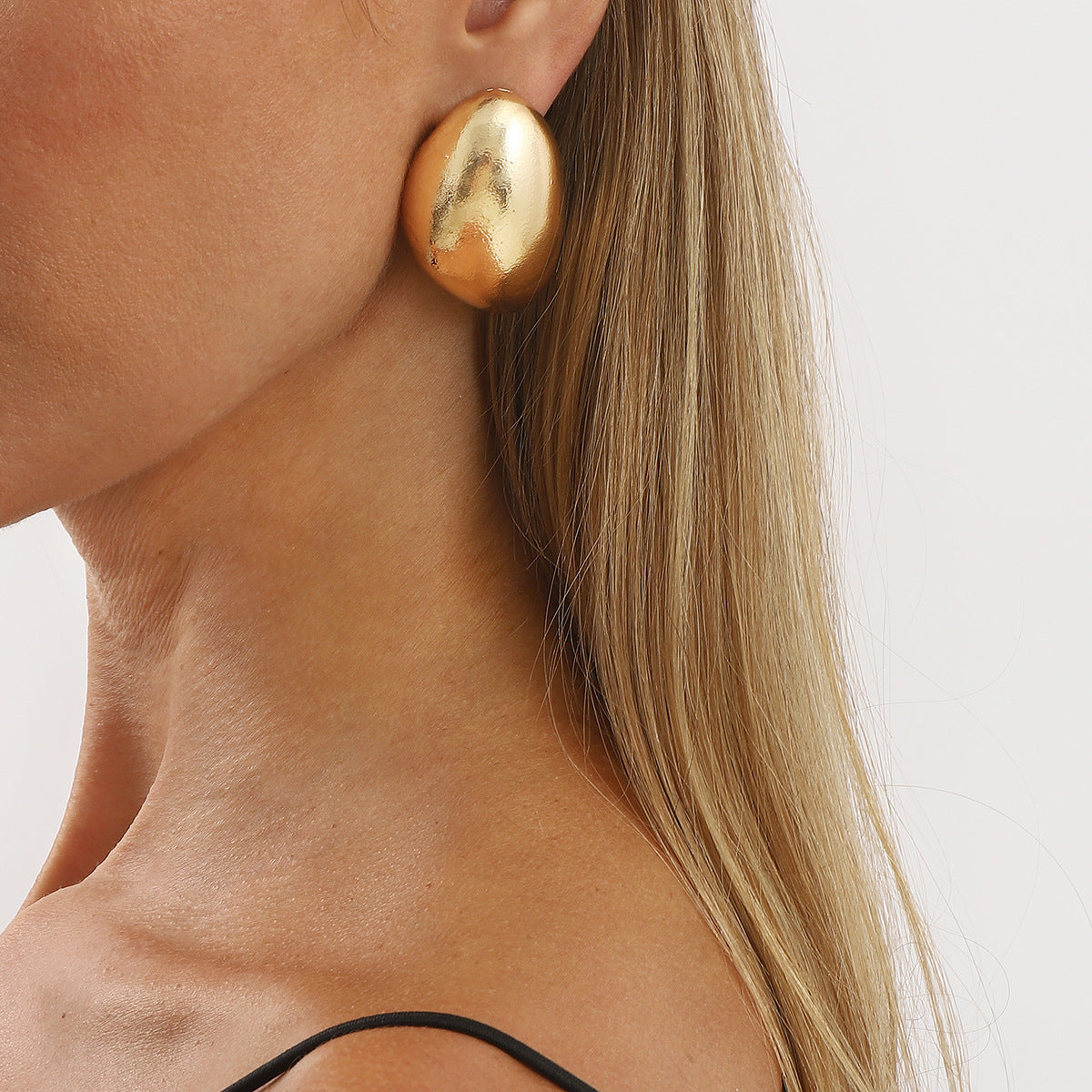 Orecchini geometrici minimalisti a forma di pisello da donna in lega con finitura placcata e perni in acciaio inossidabile