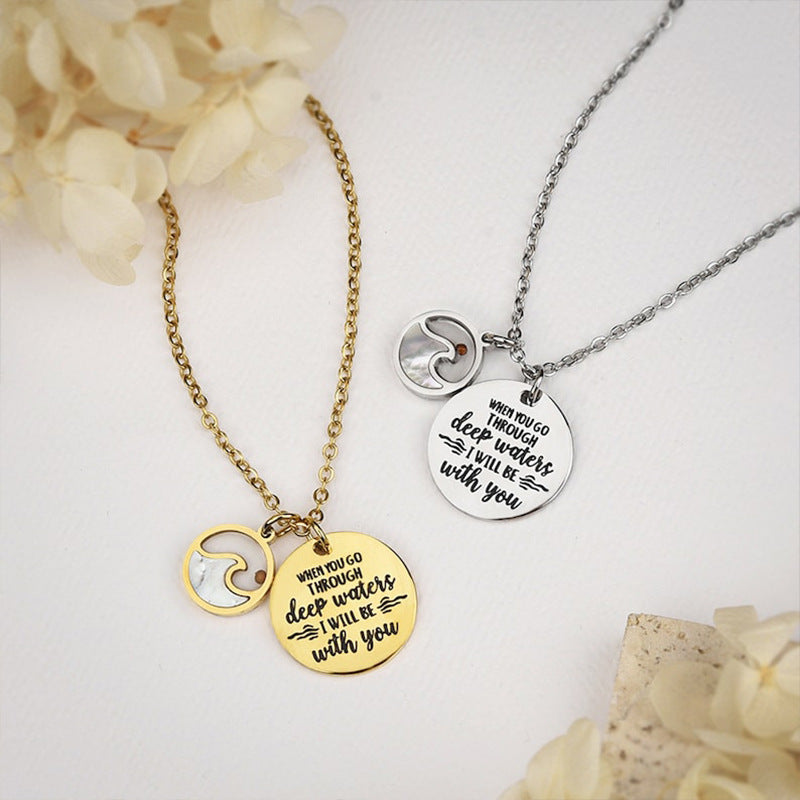 Collana con ciondolo a forma di montagna geometrica a seme di senape in acciaio inossidabile con ciondolo in acciaio al titanio e finitura galvanizzata per donne e uomini