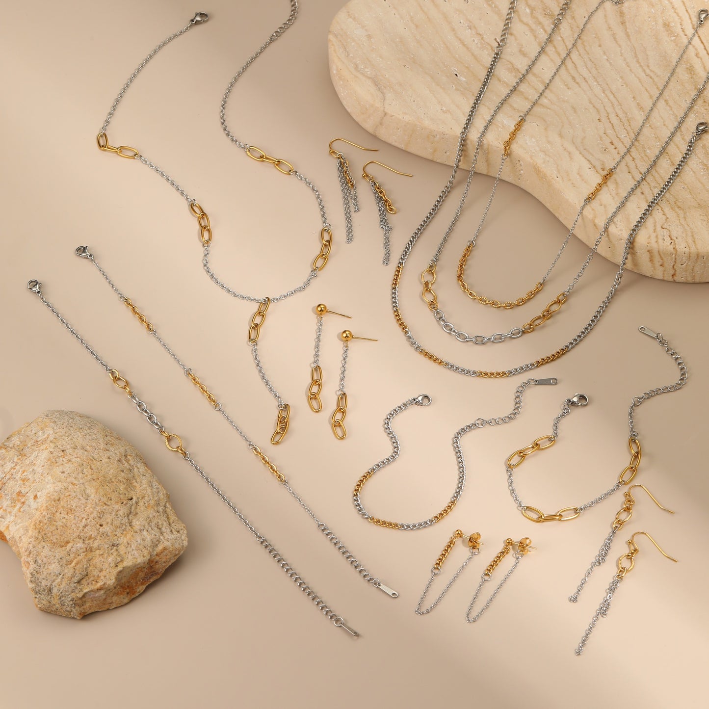 Collana geometrica alla moda in acciaio inossidabile con finitura placcata per donna