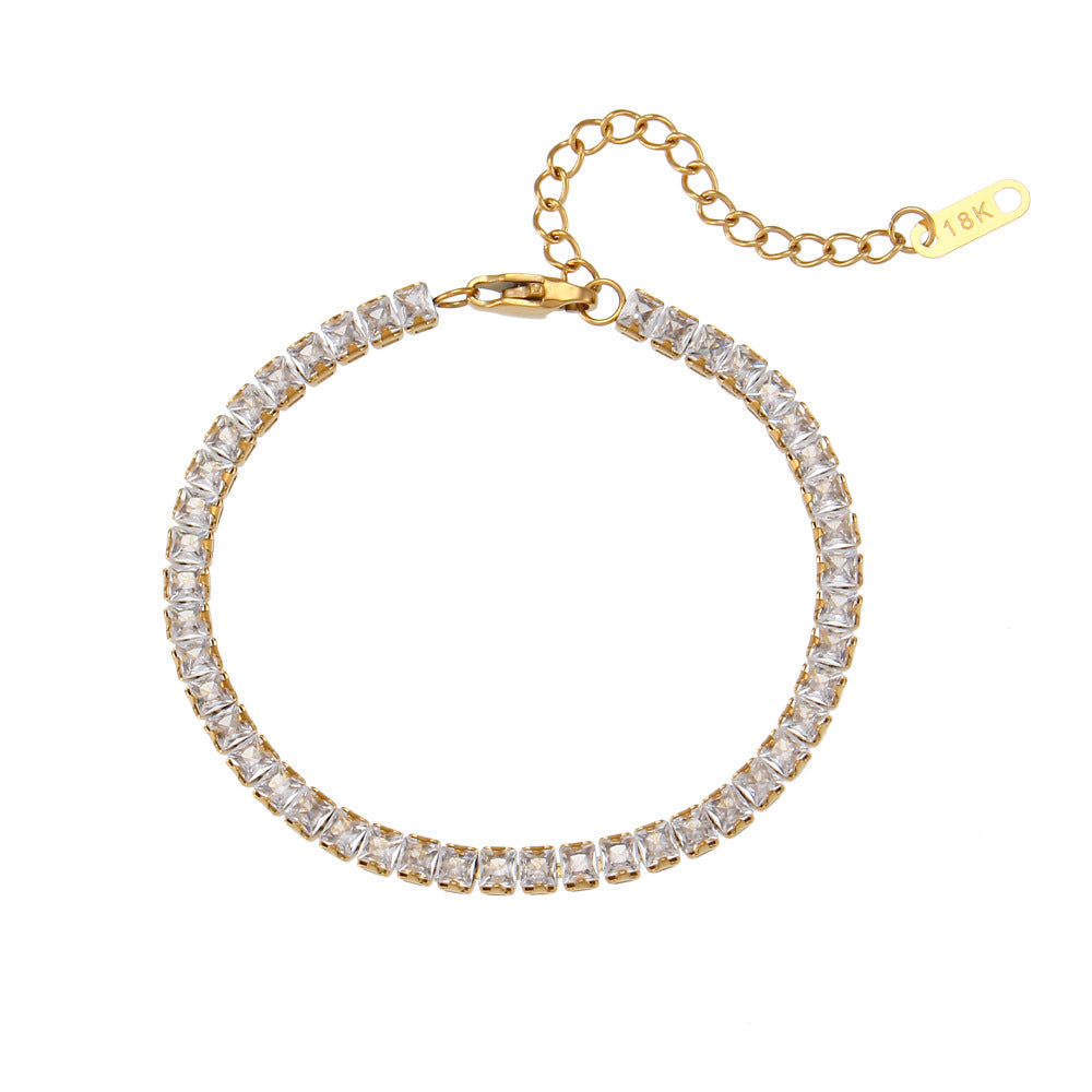 Elegante Collana Corta da Donna in Acciaio Inossidabile Placcato con Geometrie, Pendente in Acciaio al Titanio e Zirconi Cubici