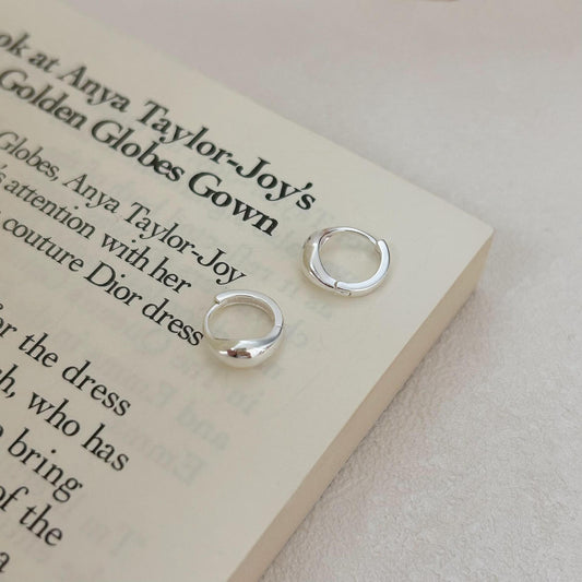 Minimalist Letter-Shaped 925 Sterling Silver Stud Earrings with Gold Plating and Pearl Accent