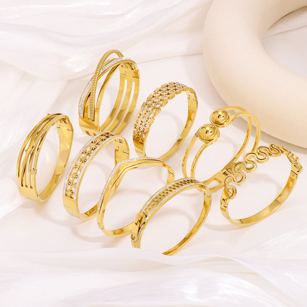 Vintage Geometric Stainless Steel Hollow Bracelet with Rhinestone Inlay and 18K Gold Plating