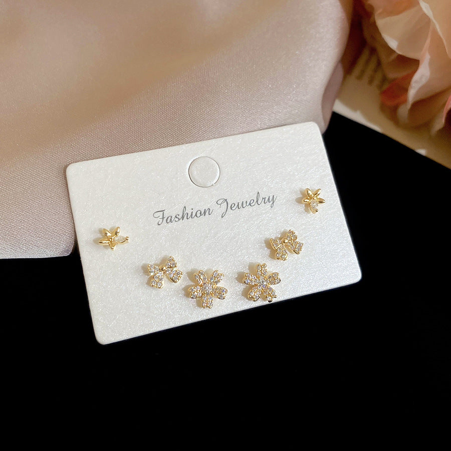 Aretes de Cobre con Baño de Oro en Forma de Corazón con Circonita y Postes de Acero Inoxidable, de Lujo, para Mujer