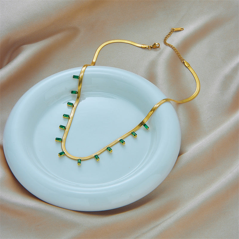 Minimalist Retro Geometric Titanium Steel Snake Chain Necklace with Small Green Rhinestones