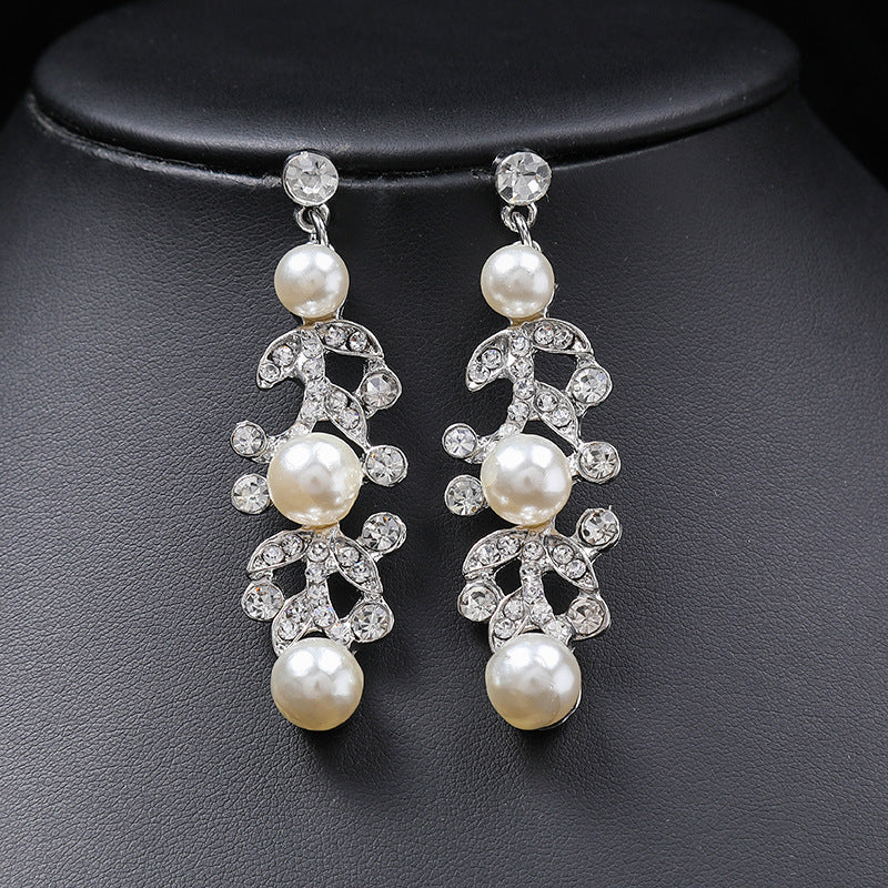 Minimalist Floral Leaf Pendant Necklace Set with Electroplated Alloy O-Chain and Matching Earrings for Women