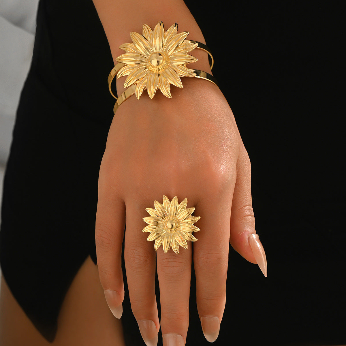 Set de pulsera y anillo de aleación con diseño floral geométrico para mujer, con acabado galvanizado y estilo de oficina a la moda